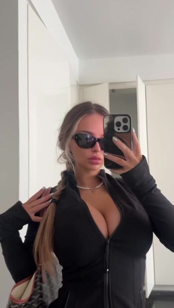 Full leaked Dash mln private onlyfans photo