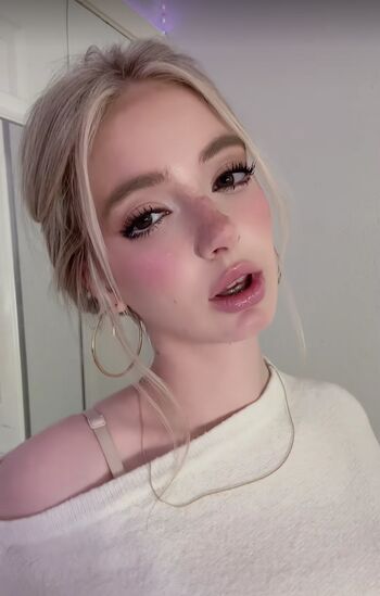 Full leaked Dashurkai private onlyfans photo