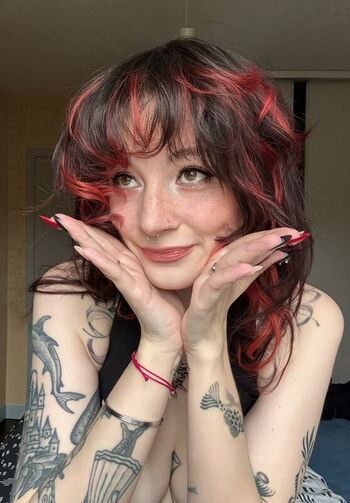 Full leaked Deadmiette private onlyfans photo