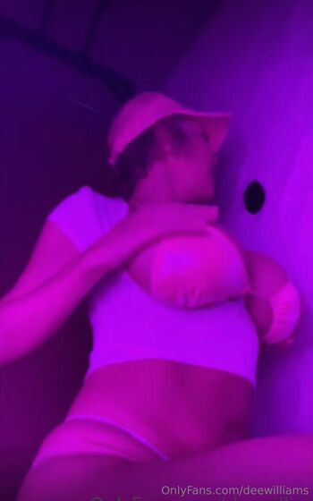 Full leaked Dee williams page private onlyfans photo
