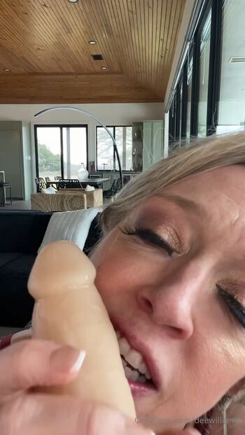 Full leaked Dee williams private onlyfans photo