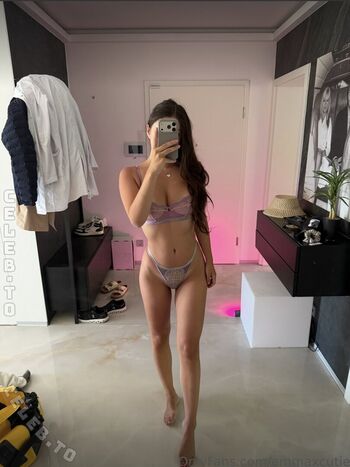 Full leaked Deineemi private onlyfans photo