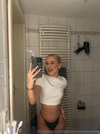 Full leaked Deinekleineblondine page private onlyfans photo