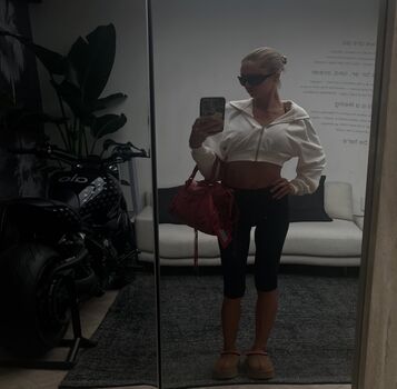 Full leaked Delilah belle hamlin private onlyfans photo