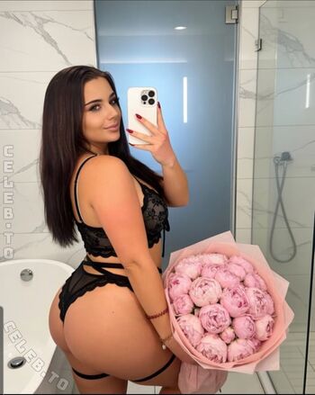 Full leaked Deluxly private onlyfans photo