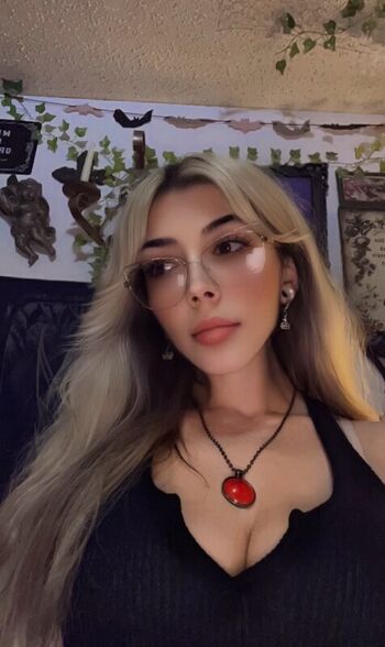 Full leaked Demonxbae private onlyfans photo