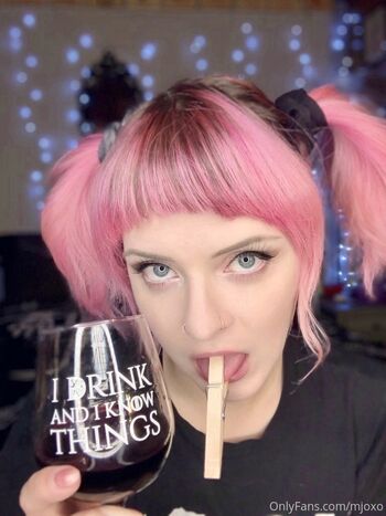 Full leaked Derpyoxo private onlyfans photo