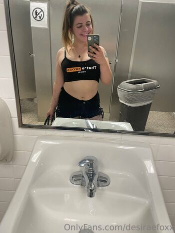 Full leaked Desiraefoxx private onlyfans photo
