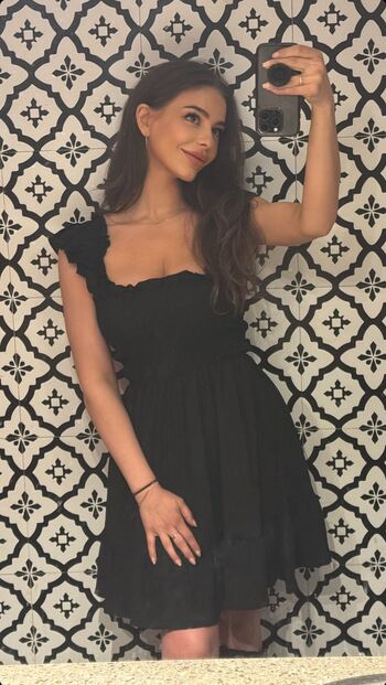 Full leaked Desiree elyda private onlyfans photo