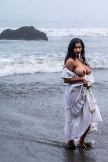 Full leaked Devi the model private onlyfans photo