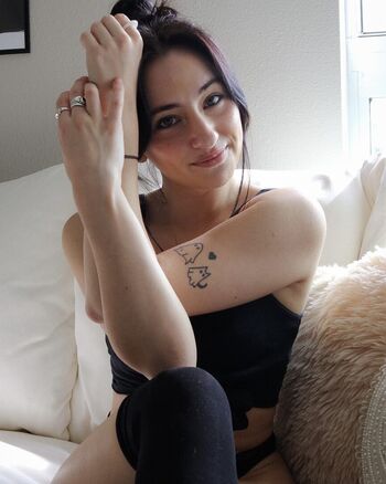 Full leaked Devinevola private onlyfans photo