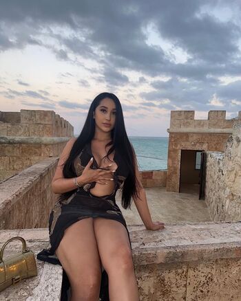 Full leaked Deyaraaaxo private onlyfans photo