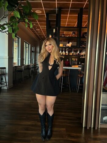 Full leaked Deynleyco page private onlyfans photo