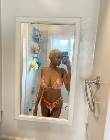 Full leaked Diamond white private onlyfans photo