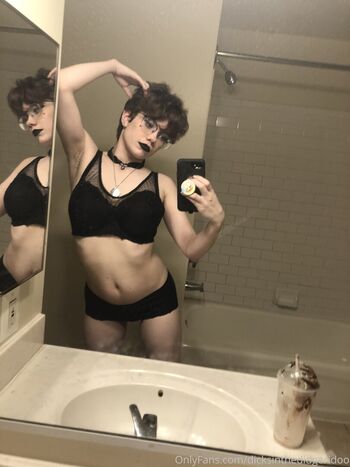 Full leaked Dicksinthedidgeridoo private onlyfans photo