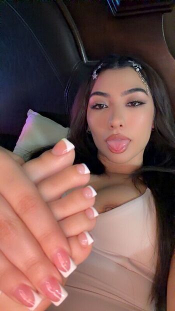 Full leaked Dineromia private onlyfans photo