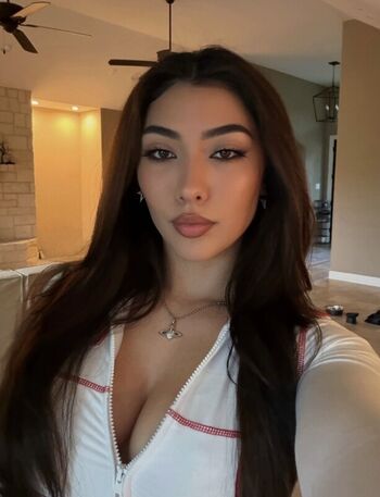 Full leaked Dineromia private onlyfans photo