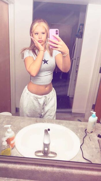 Full leaked Dinmammis private onlyfans photo
