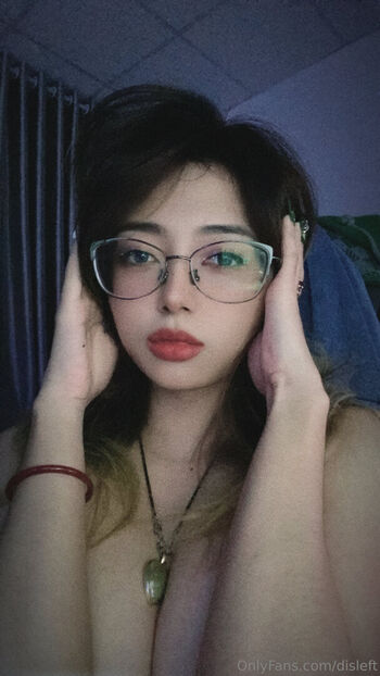 Full leaked Disleft page private onlyfans photo