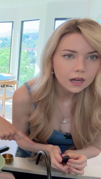 Full leaked Dizzykitten private onlyfans photo