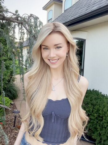Full leaked Dizzykitten private onlyfans photo