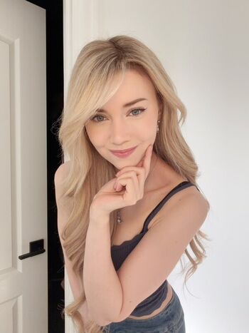Full leaked Dizzykitten private onlyfans photo
