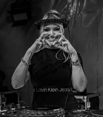 DJ Jeny Preston