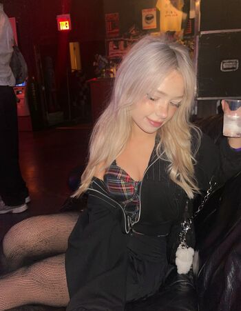 Full leaked Dollblush private onlyfans photo