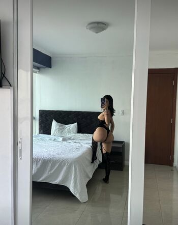 Full leaked Domevelezzz private onlyfans photo