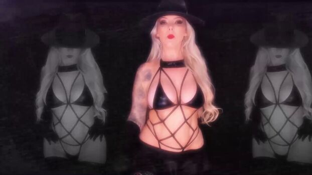Domme Bombshell