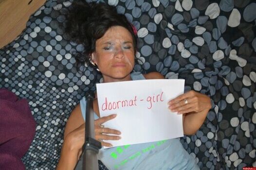 Doormat-Girl