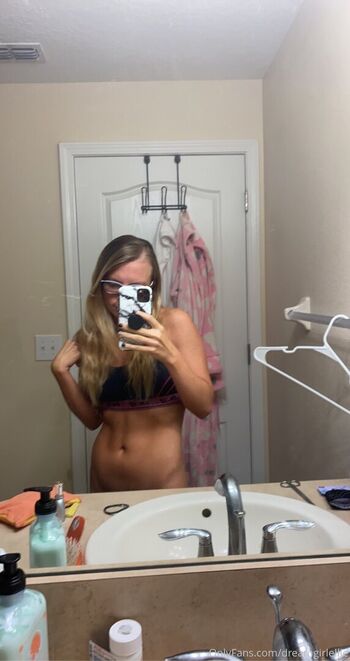 Full leaked Dream girl ellie page private onlyfans photo