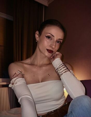 Full leaked Duckiedoll private onlyfans photo