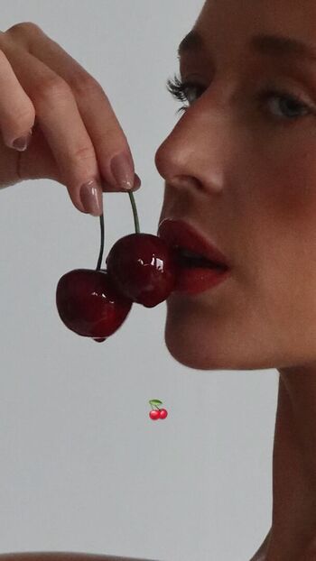 Full leaked Duda reis page private onlyfans photo