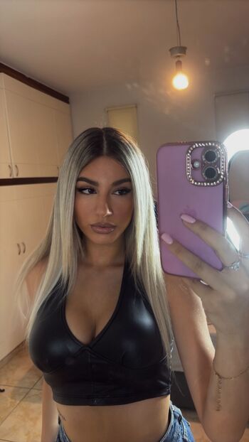 Full leaked Dwwwra private onlyfans photo