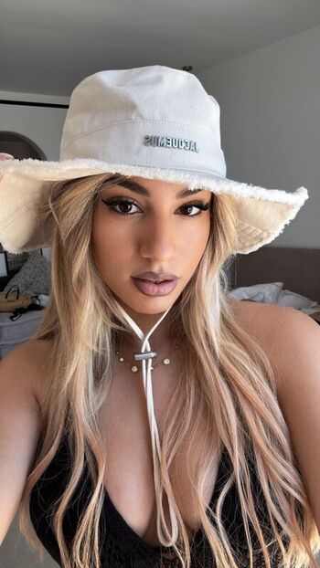 Full leaked Dwwwra private onlyfans photo