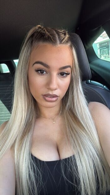 Full leaked Dwwwra private onlyfans photo