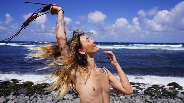 Full leaked Eartherica private onlyfans photo