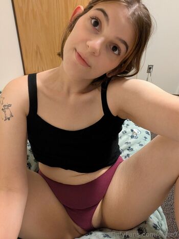 Full leaked Ebee  page private onlyfans photo