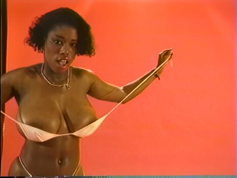 Full leaked Ebony ayes private onlyfans photo