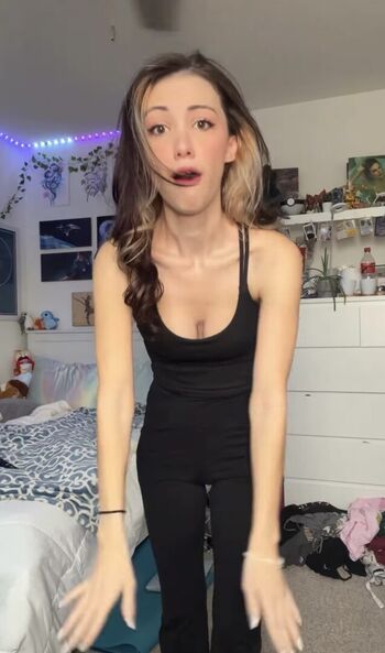 Full leaked Echochlo private onlyfans photo