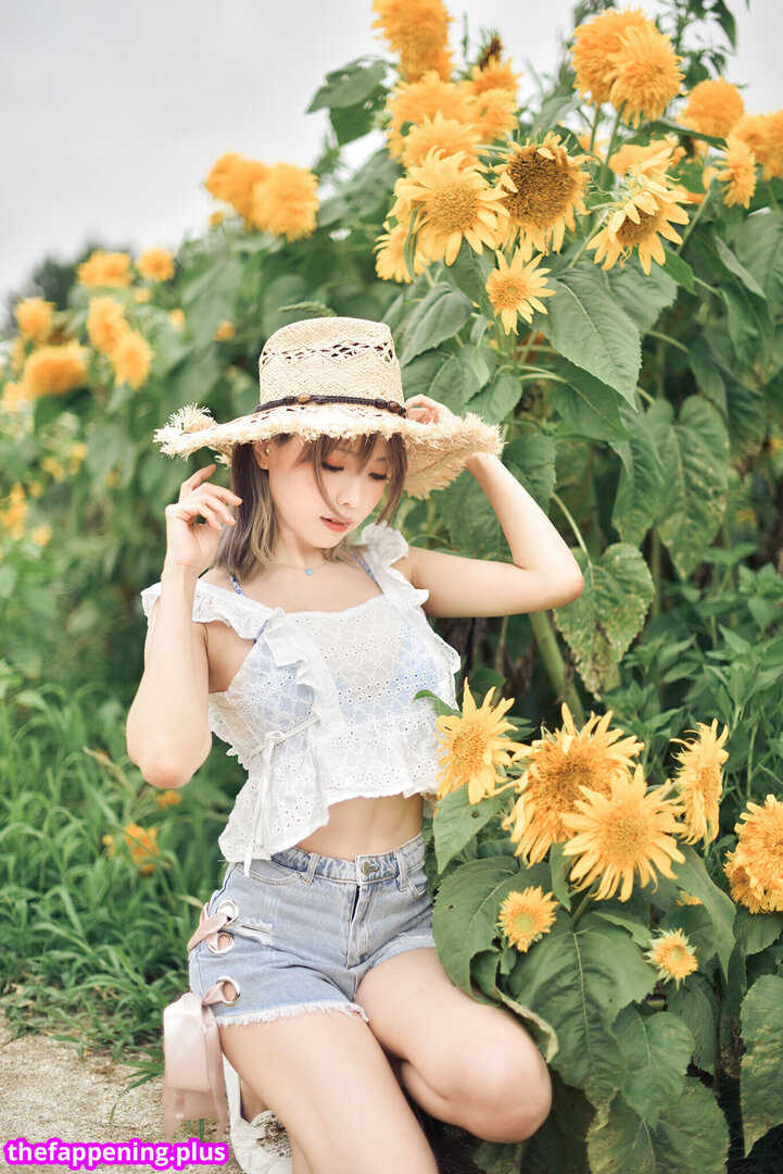 Ely Cosplay / Ely_eee / eeelyeee Nude OnlyFans Photo #443