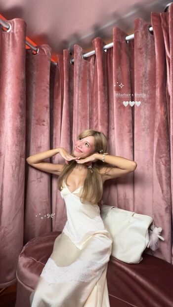 Full leaked Eeeveenara private onlyfans photo