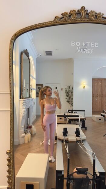 Full leaked Eeeveenara private onlyfans photo