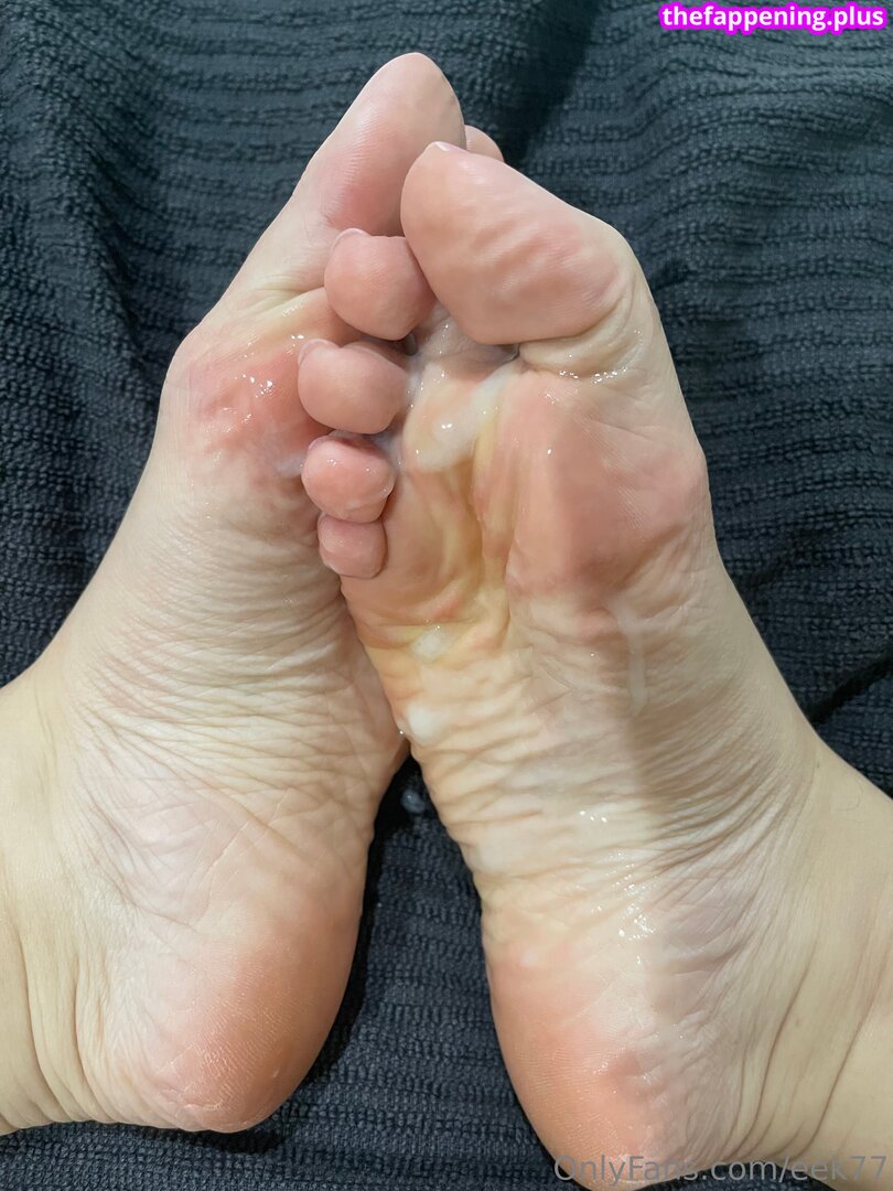 eek77 Foto OnlyFans Nua #13