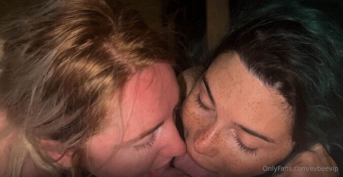 Full leaked Eevee bee private onlyfans photo