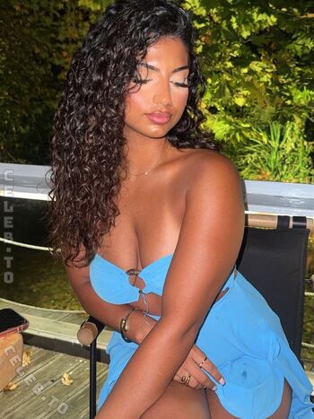 Full leaked Einfachjana private onlyfans photo
