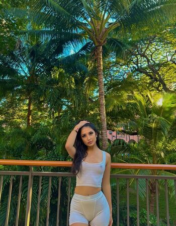 Full leaked Elara private onlyfans photo