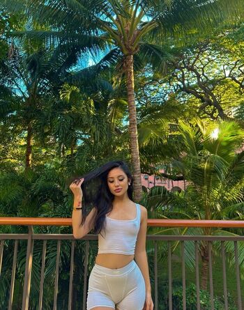 Full leaked Elara private onlyfans photo