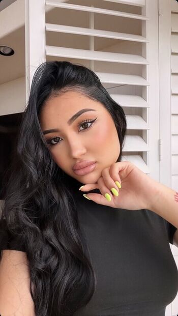 Full leaked Elara private onlyfans photo